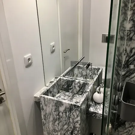 Hola 4*