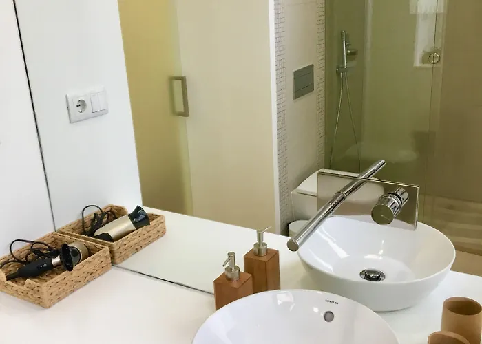 Hola 4* ליסבון